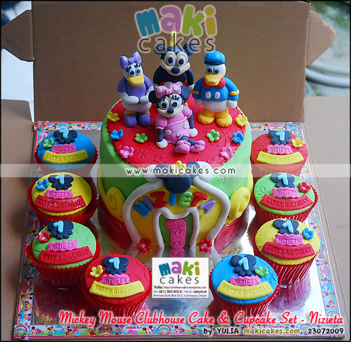 Mickey Mouse Cake Ideas Pictures. 2010 Mickey Mouse Cake Pops